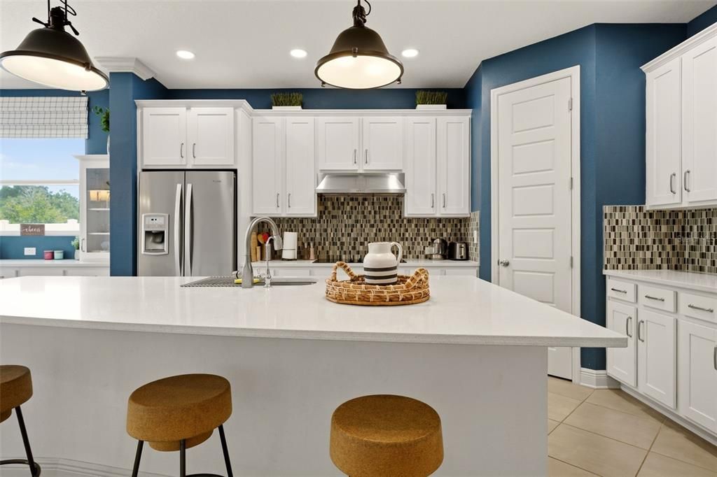 For Sale: $419,800 (2 beds, 2 baths, 1841 Square Feet)