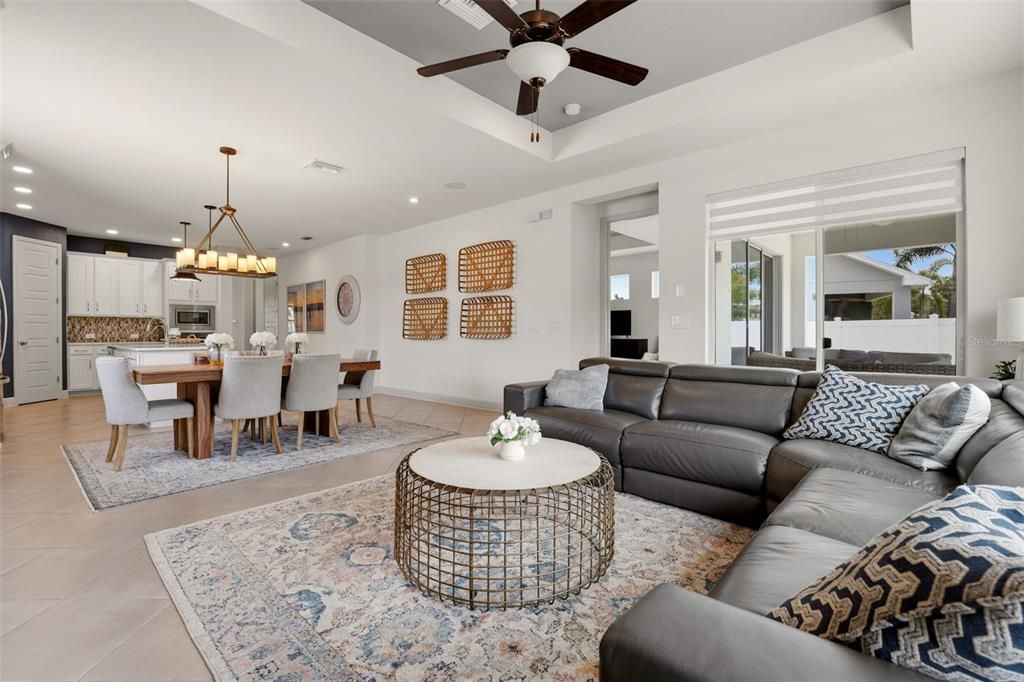 For Sale: $419,800 (2 beds, 2 baths, 1841 Square Feet)