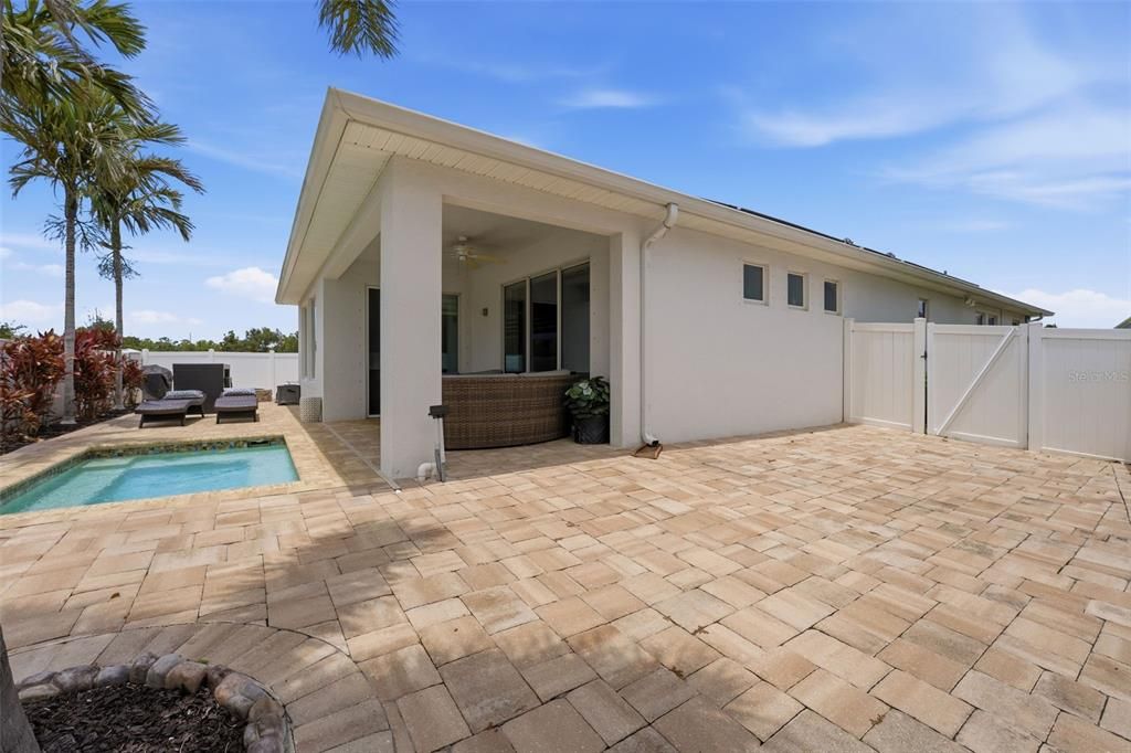 For Sale: $419,800 (2 beds, 2 baths, 1841 Square Feet)