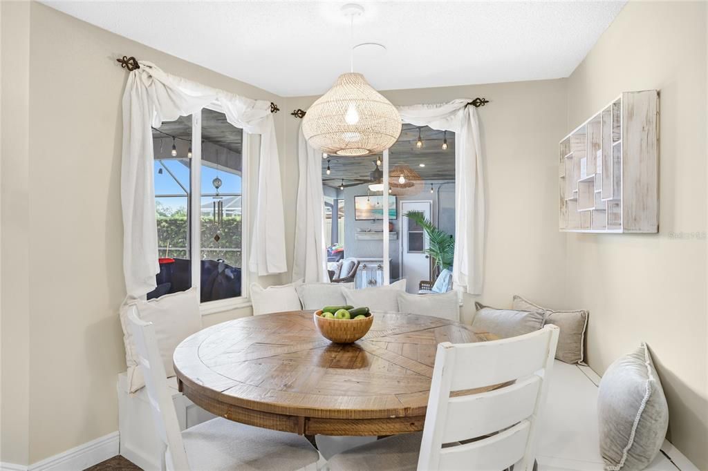 For Sale: $574,900 (3 beds, 3 baths, 2114 Square Feet)