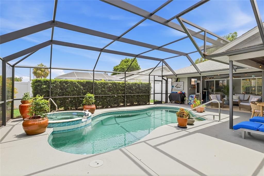 For Sale: $574,900 (3 beds, 3 baths, 2114 Square Feet)