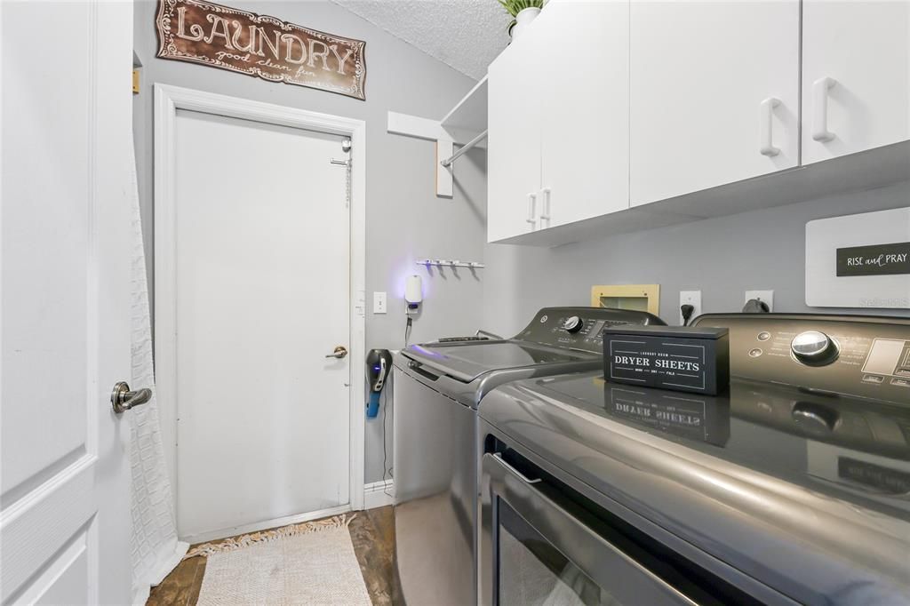 For Sale: $574,900 (3 beds, 3 baths, 2114 Square Feet)