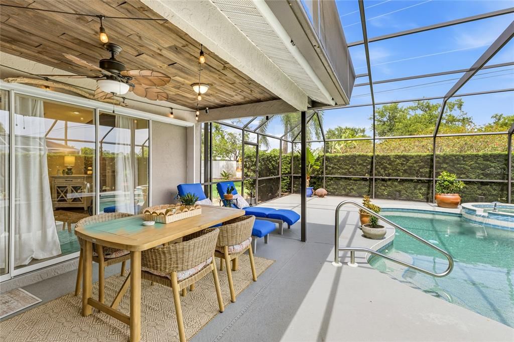 For Sale: $574,900 (3 beds, 3 baths, 2114 Square Feet)