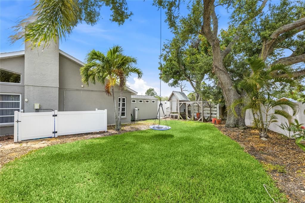 For Sale: $574,900 (3 beds, 3 baths, 2114 Square Feet)