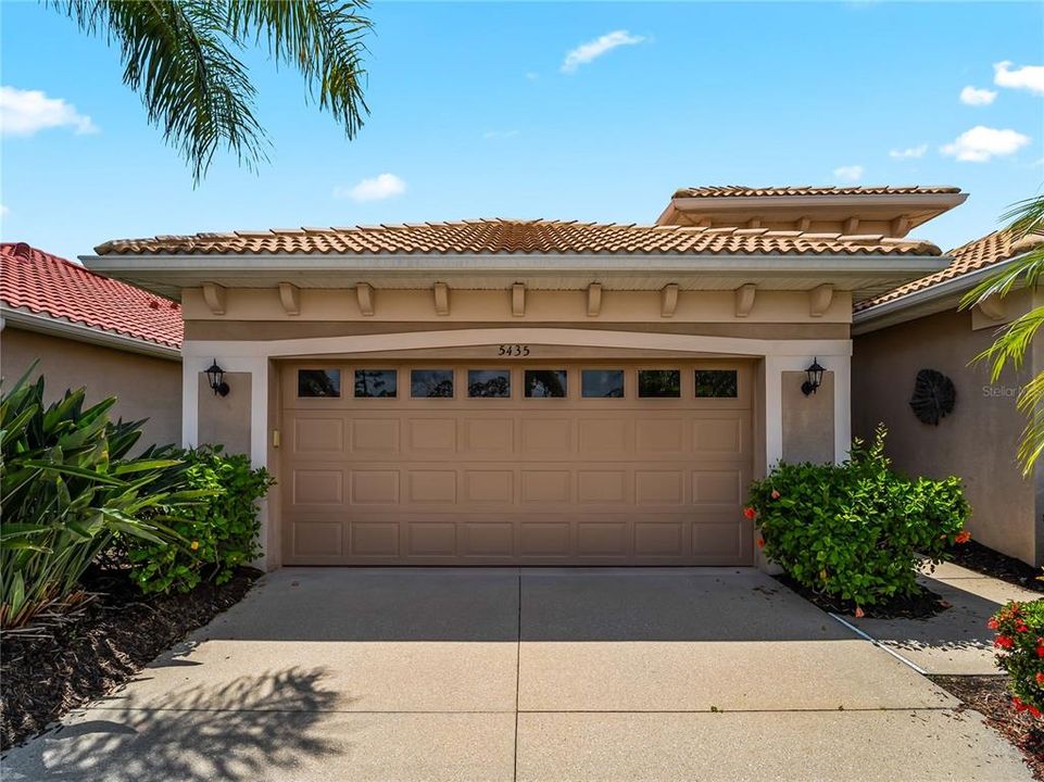 For Sale: $369,000 (3 beds, 2 baths, 1830 Square Feet)