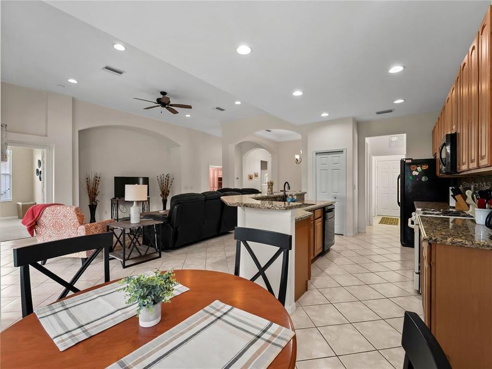 For Sale: $369,000 (3 beds, 2 baths, 1830 Square Feet)