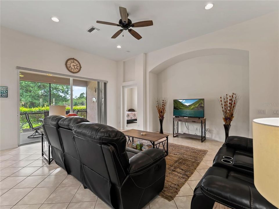 For Sale: $369,000 (3 beds, 2 baths, 1830 Square Feet)