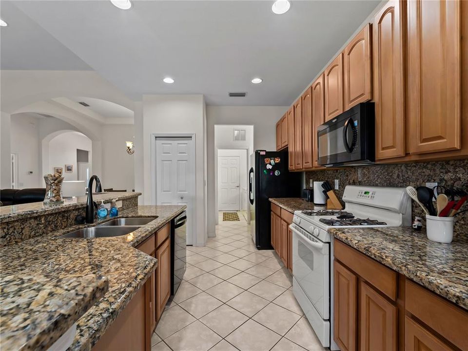 For Sale: $369,000 (3 beds, 2 baths, 1830 Square Feet)