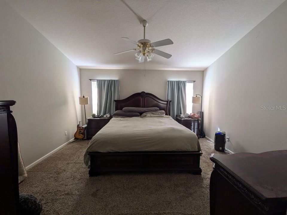 For Sale: $349,000 (4 beds, 2 baths, 1936 Square Feet)