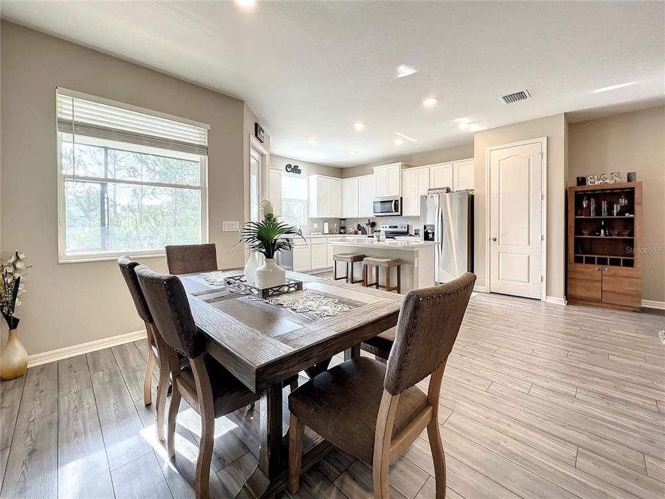 For Rent: $2,000 (2 beds, 2 baths, 1615 Square Feet)