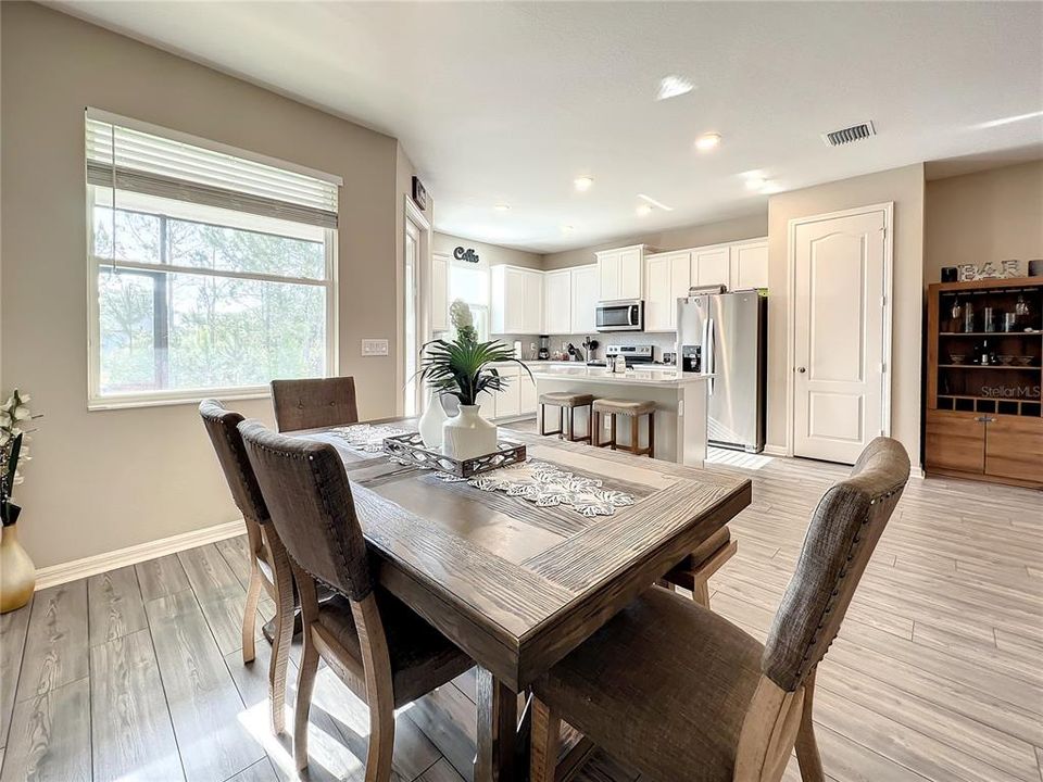 For Rent: $2,000 (2 beds, 2 baths, 1615 Square Feet)