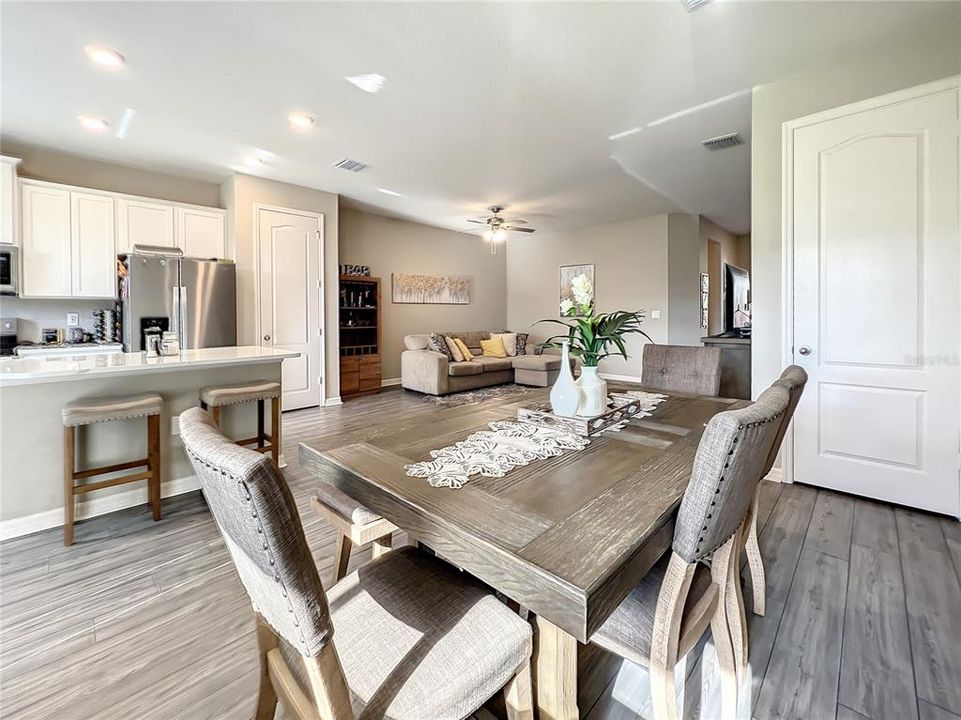 For Rent: $2,000 (2 beds, 2 baths, 1615 Square Feet)