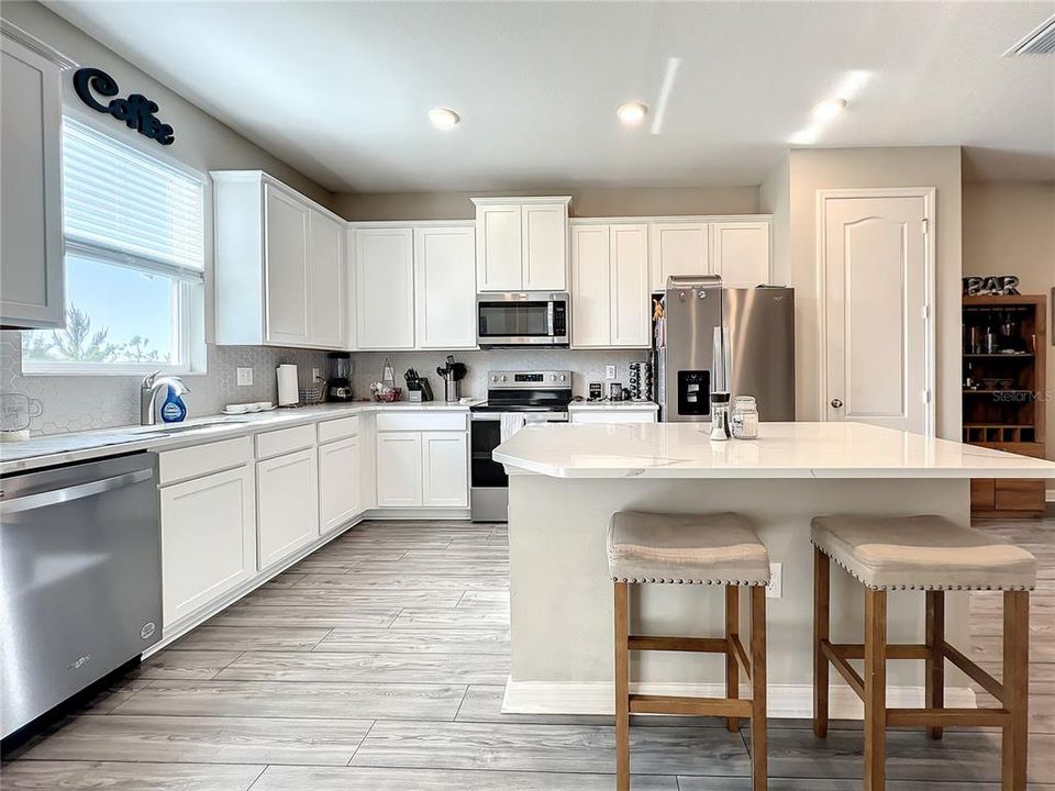 For Rent: $2,000 (2 beds, 2 baths, 1615 Square Feet)