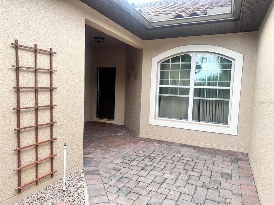 For Sale: $350,000 (3 beds, 2 baths, 1580 Square Feet)