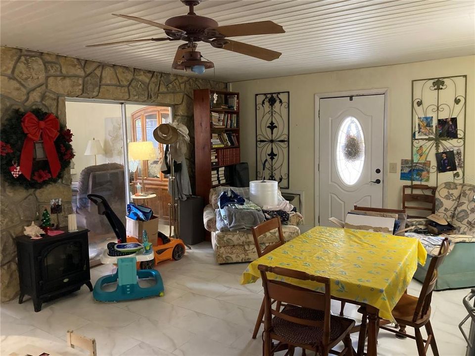 For Sale: $260,000 (2 beds, 2 baths, 2304 Square Feet)