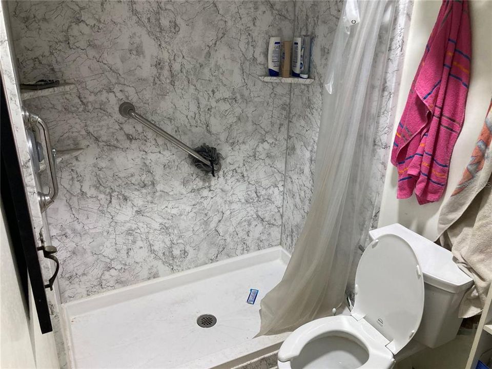 For Sale: $260,000 (2 beds, 2 baths, 2304 Square Feet)