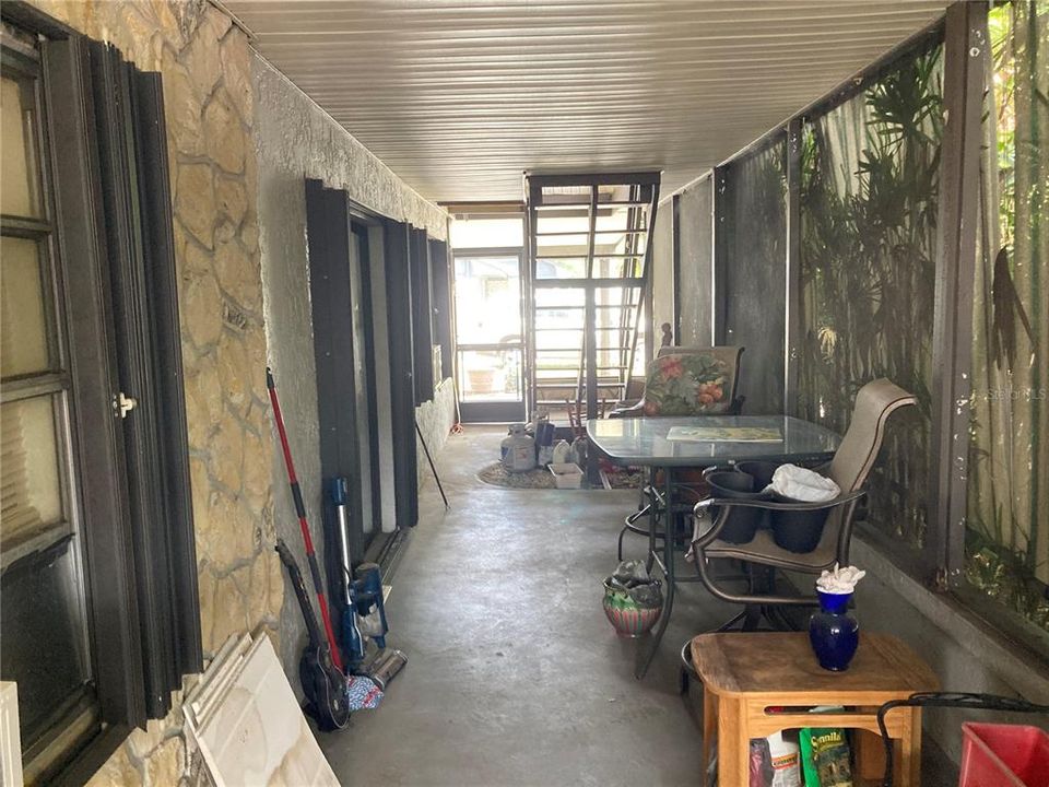 For Sale: $260,000 (2 beds, 2 baths, 2304 Square Feet)