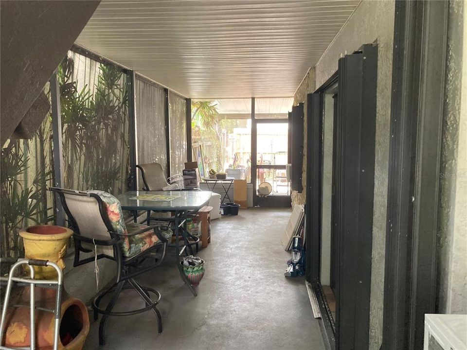 For Sale: $260,000 (2 beds, 2 baths, 2304 Square Feet)