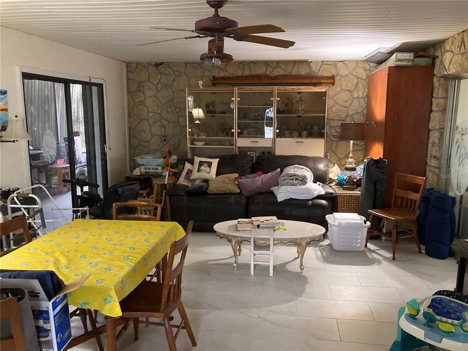 For Sale: $260,000 (2 beds, 2 baths, 2304 Square Feet)