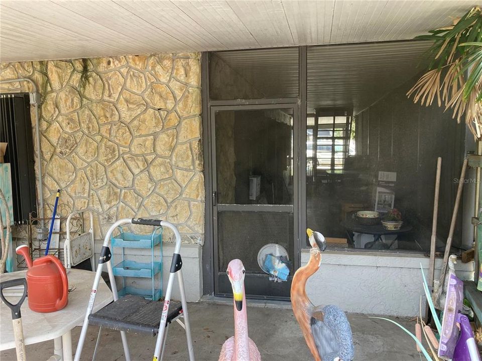 For Sale: $260,000 (2 beds, 2 baths, 2304 Square Feet)