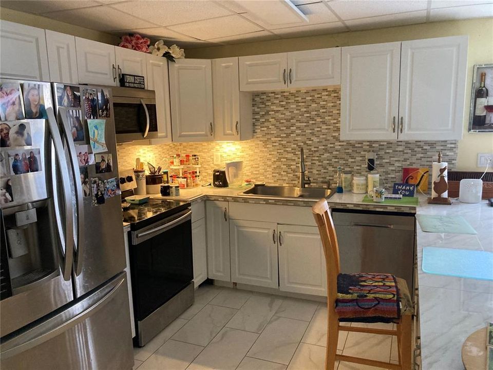 For Sale: $260,000 (2 beds, 2 baths, 2304 Square Feet)