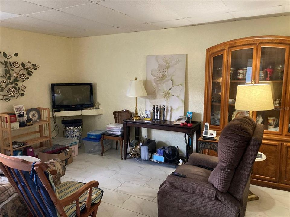For Sale: $260,000 (2 beds, 2 baths, 2304 Square Feet)