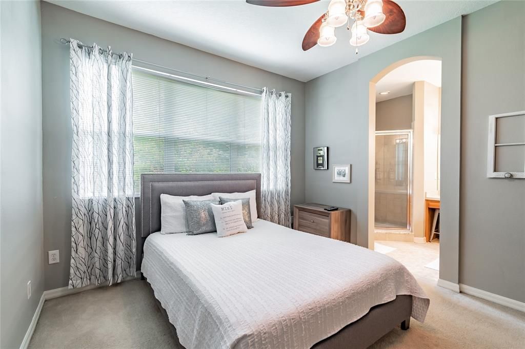 En Venta: $235,000 (2 camas, 2 baños, 1278 Pies cuadrados)