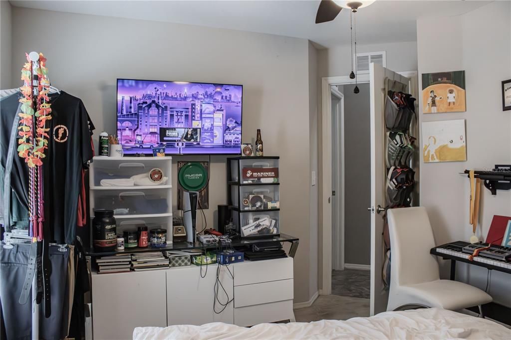 For Rent: $2,099 (3 beds, 2 baths, 1760 Square Feet)