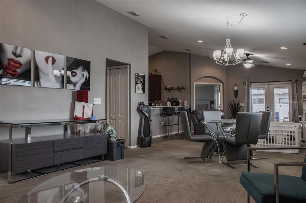 For Rent: $2,099 (3 beds, 2 baths, 1760 Square Feet)