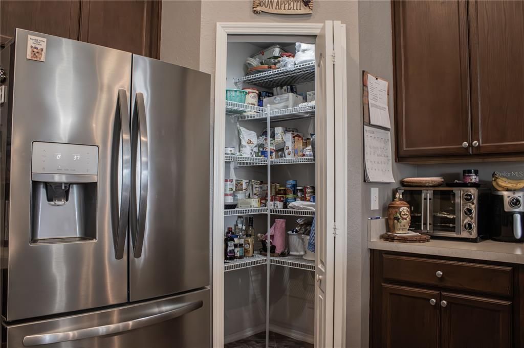 For Rent: $2,099 (3 beds, 2 baths, 1760 Square Feet)