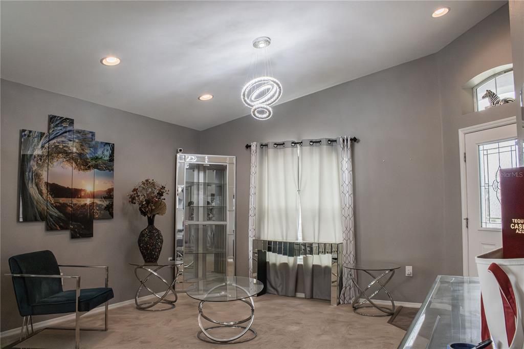For Rent: $2,099 (3 beds, 2 baths, 1760 Square Feet)
