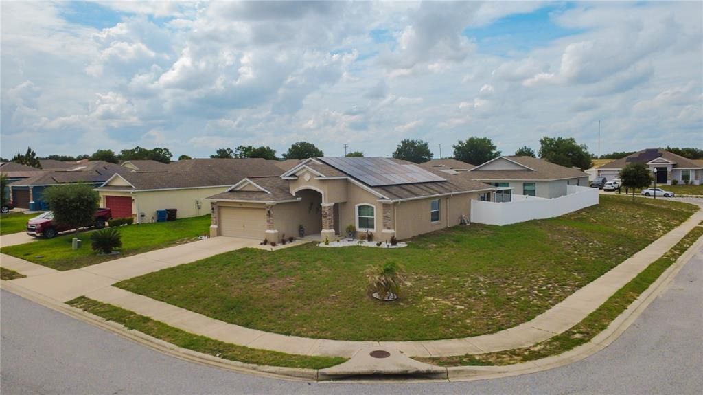 For Rent: $2,099 (3 beds, 2 baths, 1760 Square Feet)