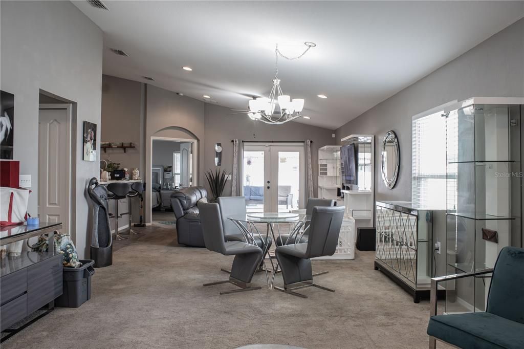 For Rent: $2,099 (3 beds, 2 baths, 1760 Square Feet)