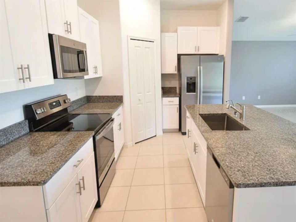For Sale: $365,000 (3 beds, 2 baths, 1560 Square Feet)