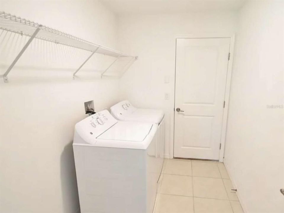 For Sale: $365,000 (3 beds, 2 baths, 1560 Square Feet)