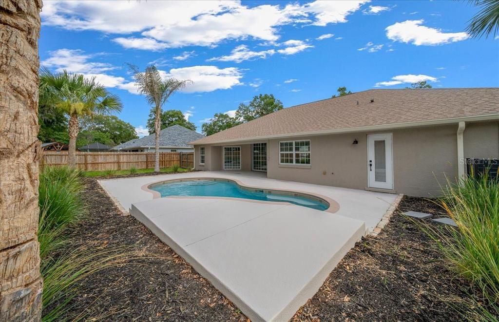 For Sale: $430,000 (3 beds, 2 baths, 2061 Square Feet)