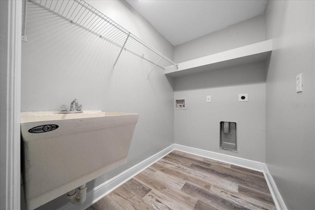 For Sale: $430,000 (3 beds, 2 baths, 2061 Square Feet)