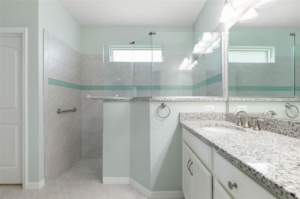 En Venta: $369,990 (3 camas, 2 baños, 1833 Pies cuadrados)