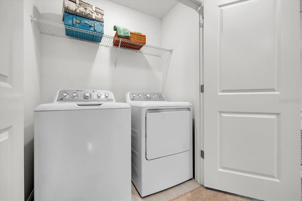 For Sale: $330,000 (3 beds, 2 baths, 1373 Square Feet)