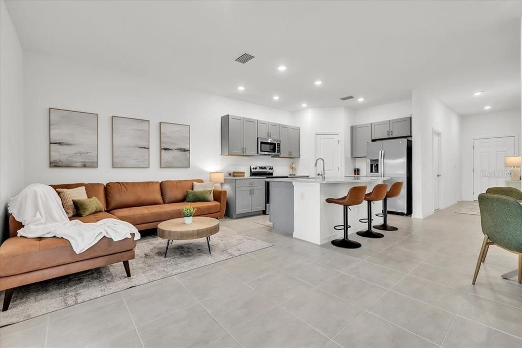 For Sale: $330,000 (3 beds, 2 baths, 1373 Square Feet)