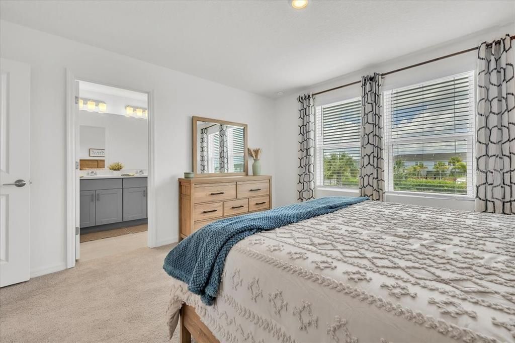 For Sale: $330,000 (3 beds, 2 baths, 1373 Square Feet)