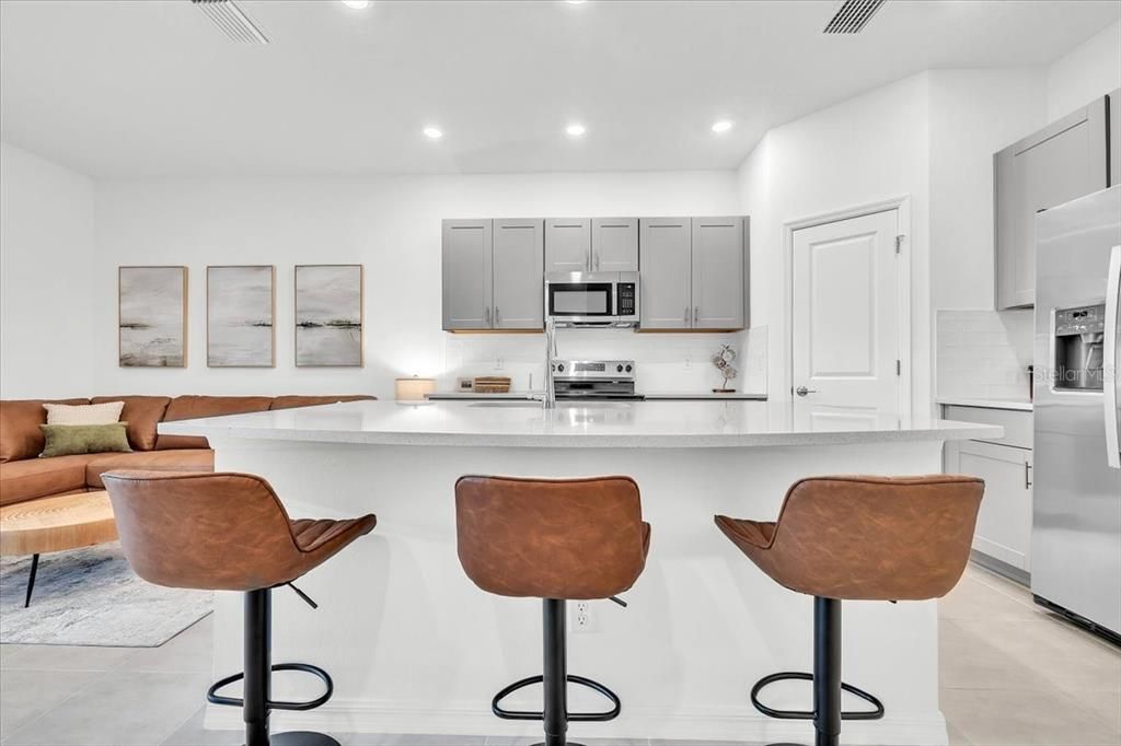 For Sale: $330,000 (3 beds, 2 baths, 1373 Square Feet)