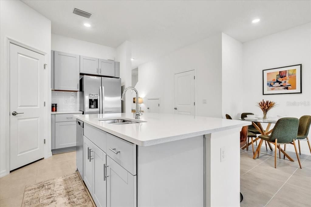 For Sale: $330,000 (3 beds, 2 baths, 1373 Square Feet)