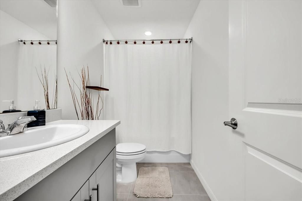 For Sale: $330,000 (3 beds, 2 baths, 1373 Square Feet)