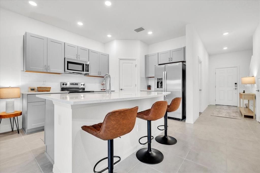For Sale: $330,000 (3 beds, 2 baths, 1373 Square Feet)