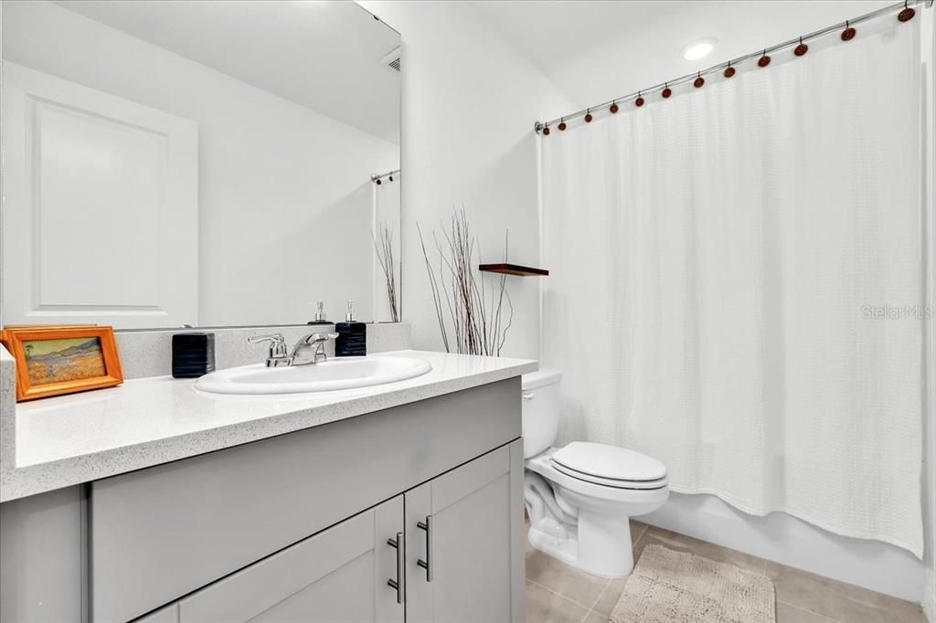 For Sale: $330,000 (3 beds, 2 baths, 1373 Square Feet)