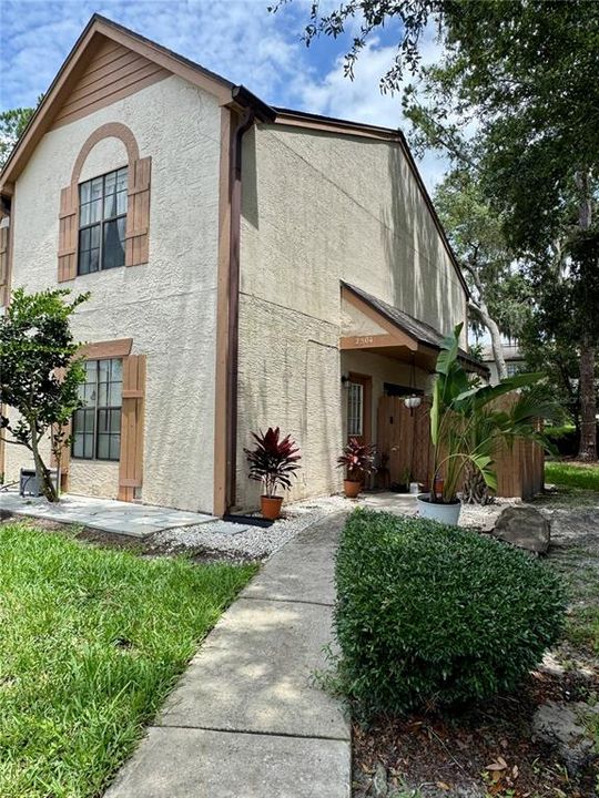 For Sale: $229,000 (2 beds, 2 baths, 1120 Square Feet)