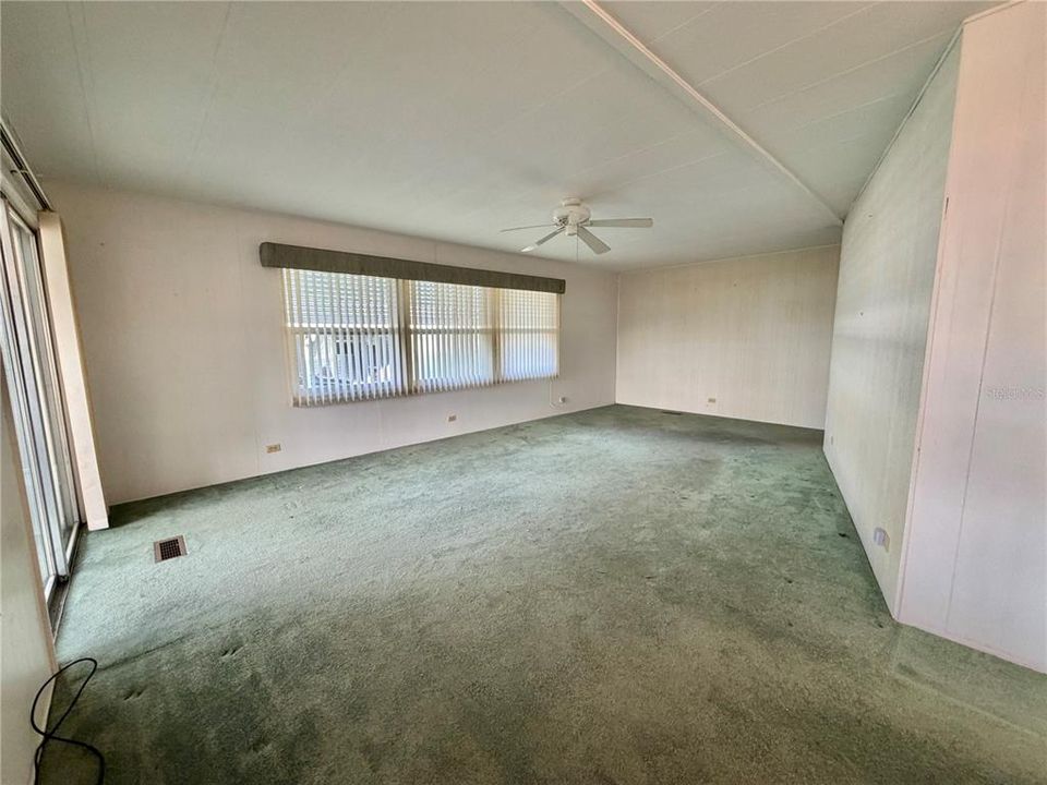For Sale: $109,000 (2 beds, 2 baths, 1152 Square Feet)