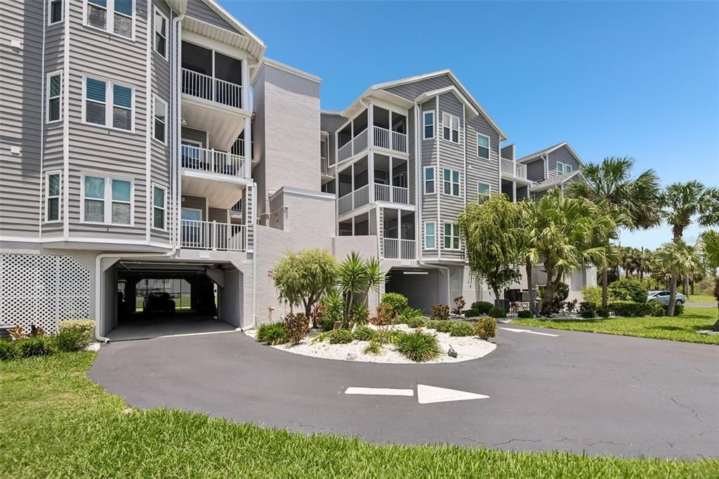 For Sale: $249,000 (2 beds, 2 baths, 874 Square Feet)