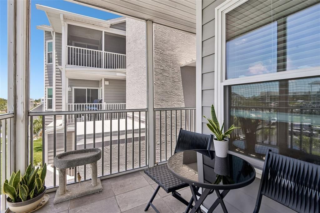 For Sale: $249,000 (2 beds, 2 baths, 874 Square Feet)